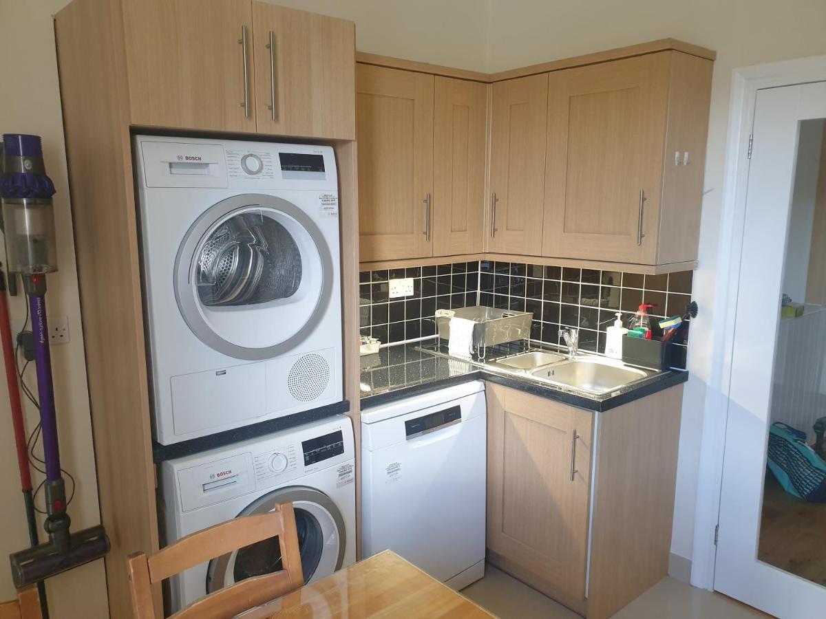 London Luxury 2 Bedroom Flat 5Min Walk From Overground, With Free Wifi, Free Parking-Sleeps X6 Ilford Buitenkant foto